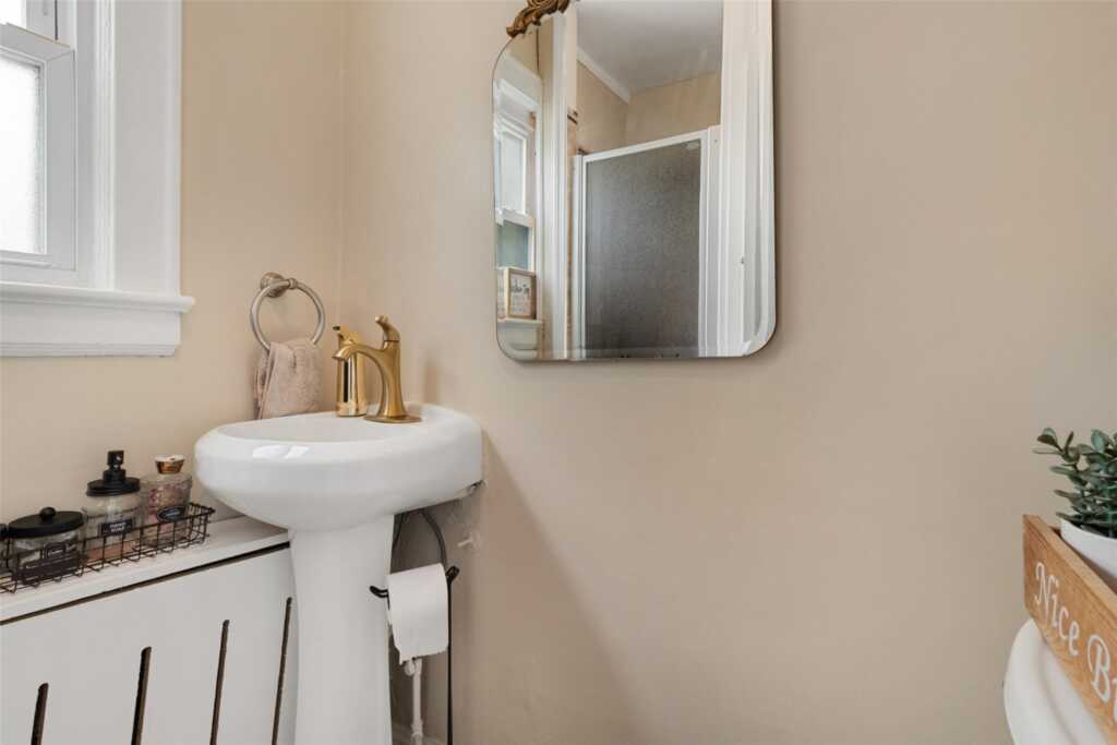 50 Askins Place, New Rochelle, NY 10801 - Photo 24 of 41