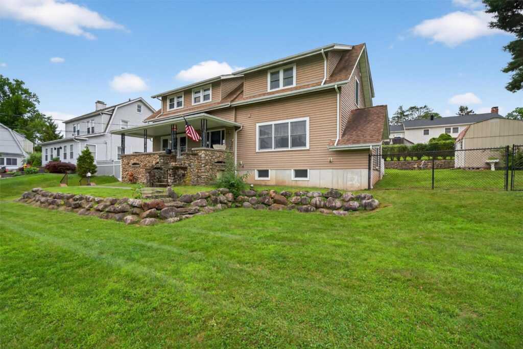 99 Liberty Drive, Stony Point, NY 10980 - Photo 2 of 36
