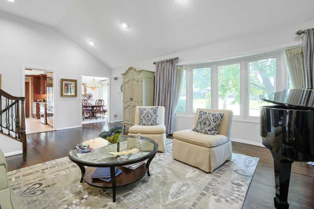 93 Hillandale Drive, New Rochelle, NY 10804 - Photo 11 of 42