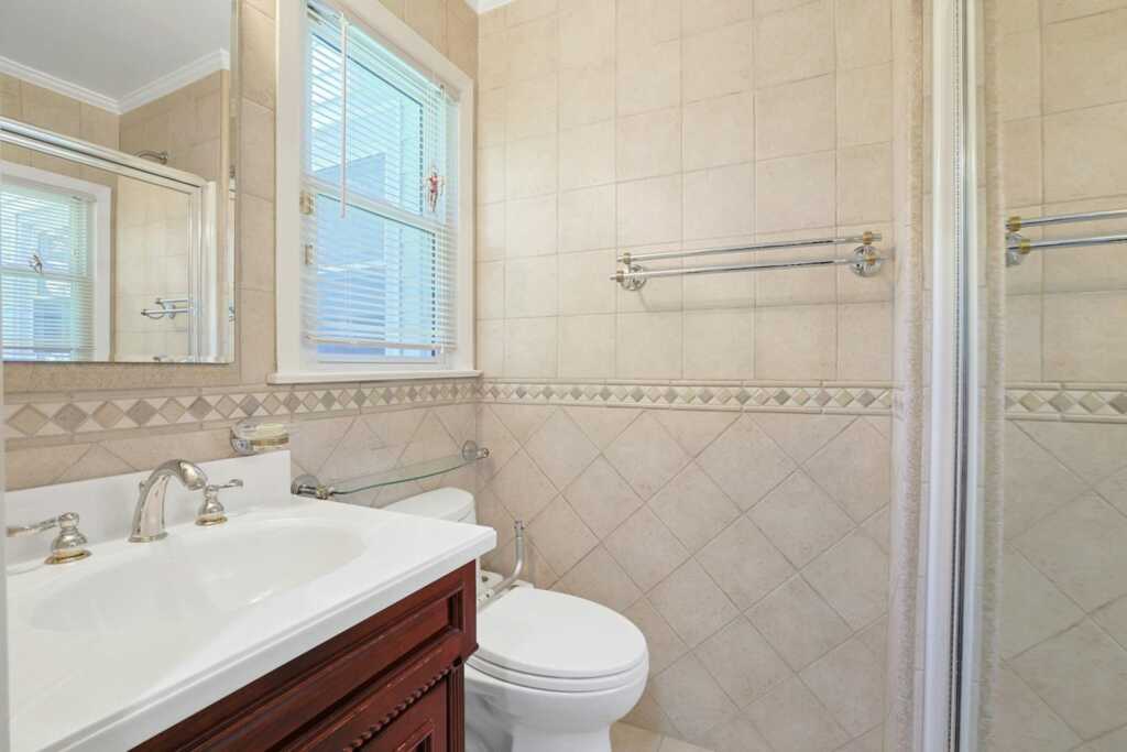 93 Hillandale Drive, New Rochelle, NY 10804 - Photo 18 of 42