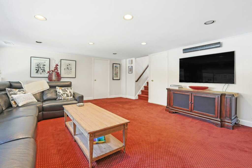 93 Hillandale Drive, New Rochelle, NY 10804 - Photo 25 of 42