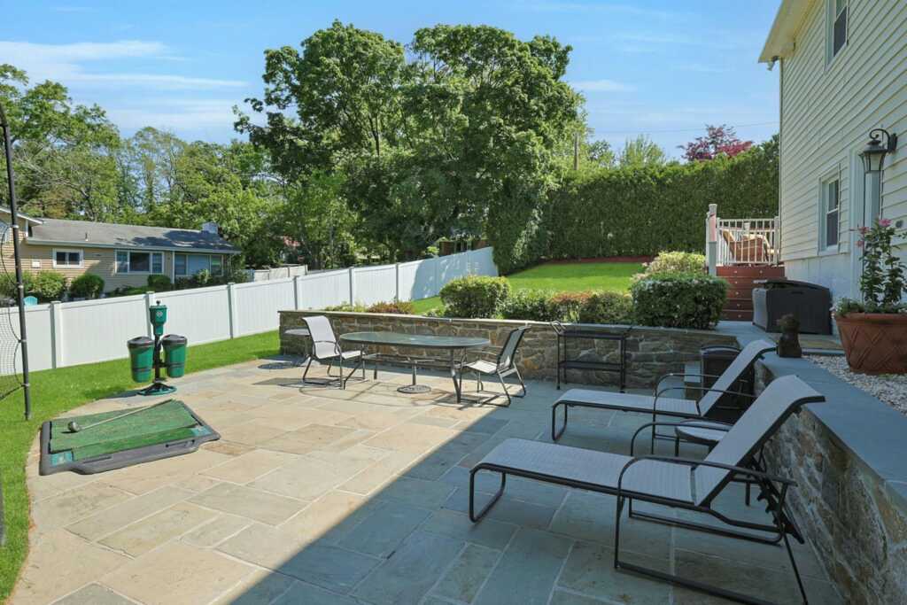 93 Hillandale Drive, New Rochelle, NY 10804 - Photo 31 of 42