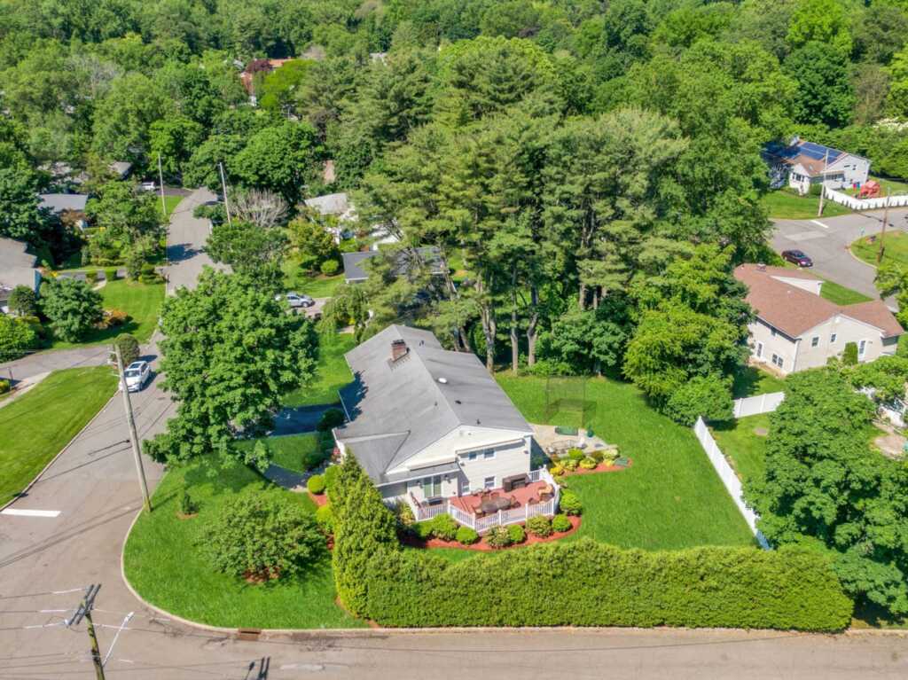 93 Hillandale Drive, New Rochelle, NY 10804 - Photo 36 of 42