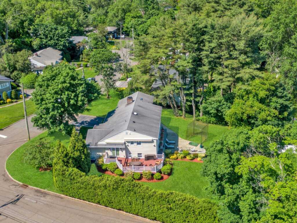 93 Hillandale Drive, New Rochelle, NY 10804 - Photo 37 of 42