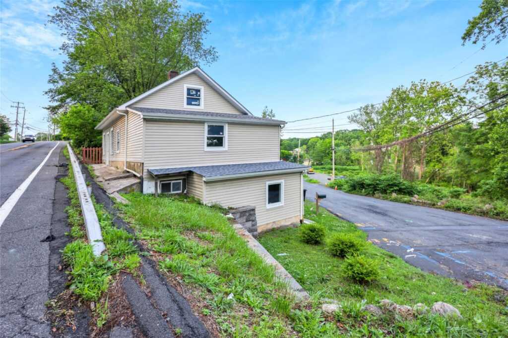 122 Liberty Drive, Stony Point, NY 10980 - Photo 3 of 32