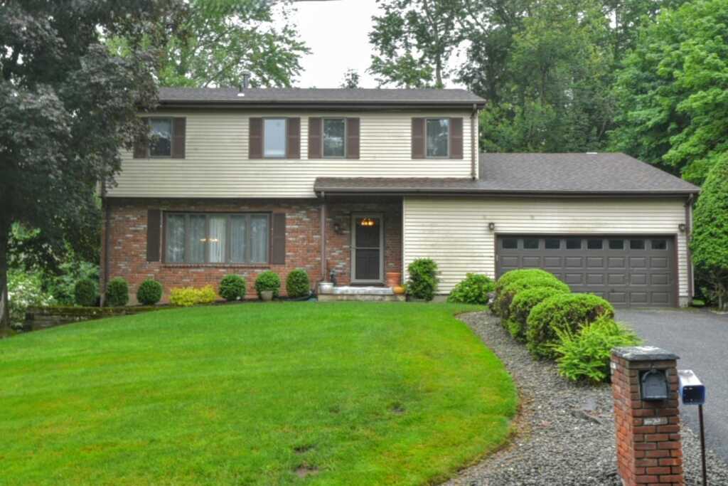 7 Avon Lane, New City, NY 10956