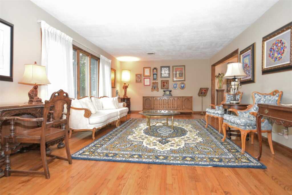 7 Avon Lane, New City, NY 10956 - Photo 4 of 25