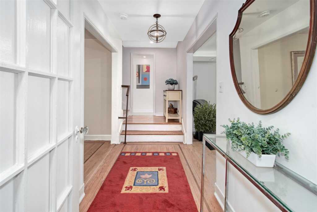 2 Byworth Road, New Rochelle, NY 10804 - Photo 10 of 32