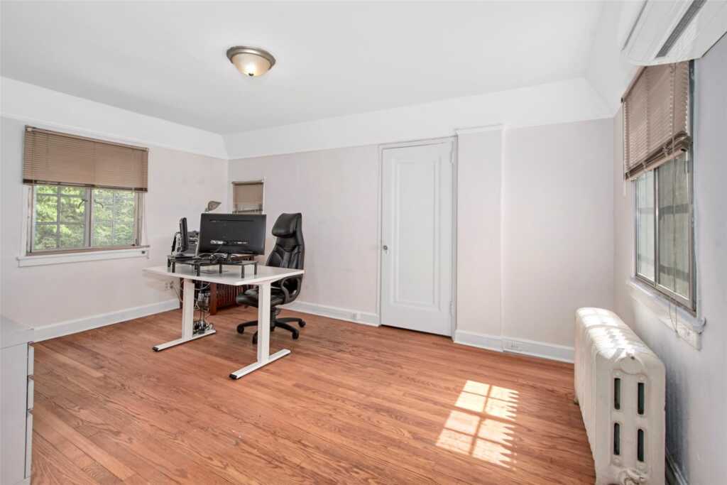 2 Byworth Road, New Rochelle, NY 10804 - Photo 24 of 32