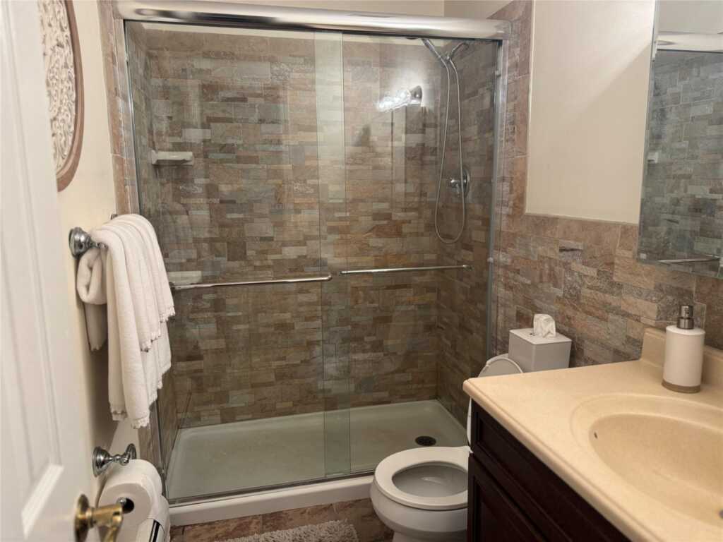33 Lake Nanuet Drive, Nanuet, NY 10954 - Photo 16 of 22