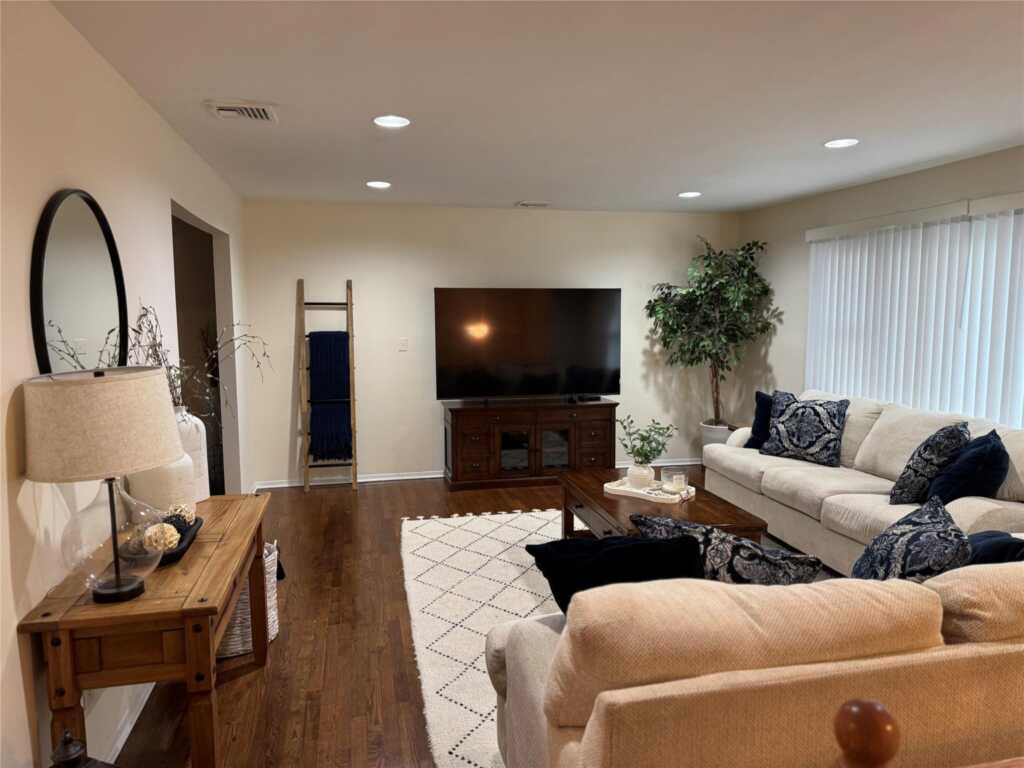 33 Lake Nanuet Drive, Nanuet, NY 10954 - Photo 4 of 22