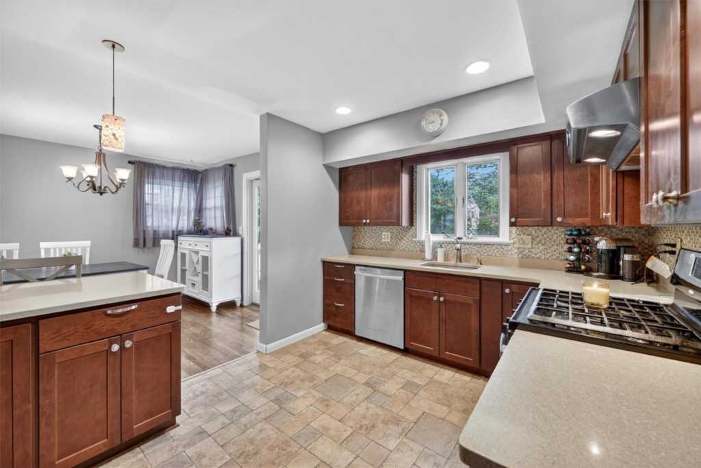 117 Nauraushaun Road, Pearl River, NY 10965 - Photo 19 of 42