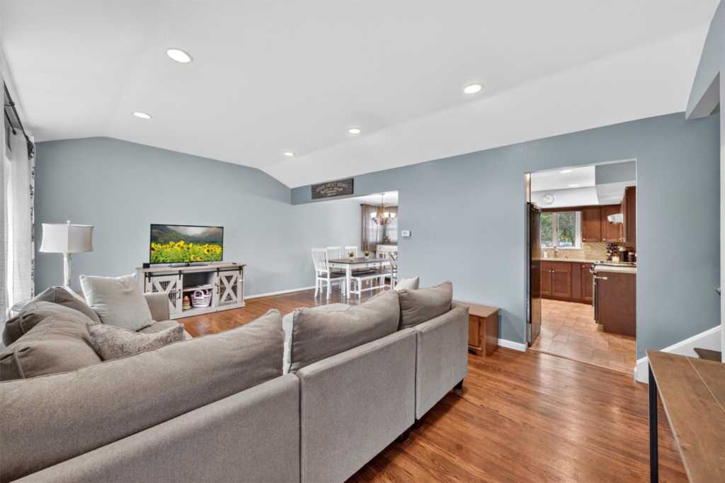 117 Nauraushaun Road, Pearl River, NY 10965 - Photo 3 of 42