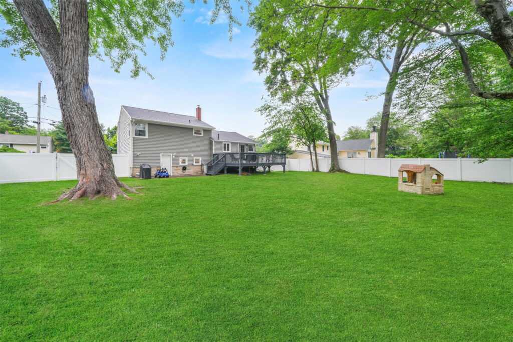 117 Nauraushaun Road, Pearl River, NY 10965 - Photo 37 of 42