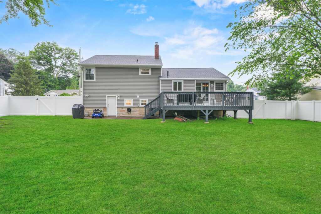 117 Nauraushaun Road, Pearl River, NY 10965 - Photo 38 of 42