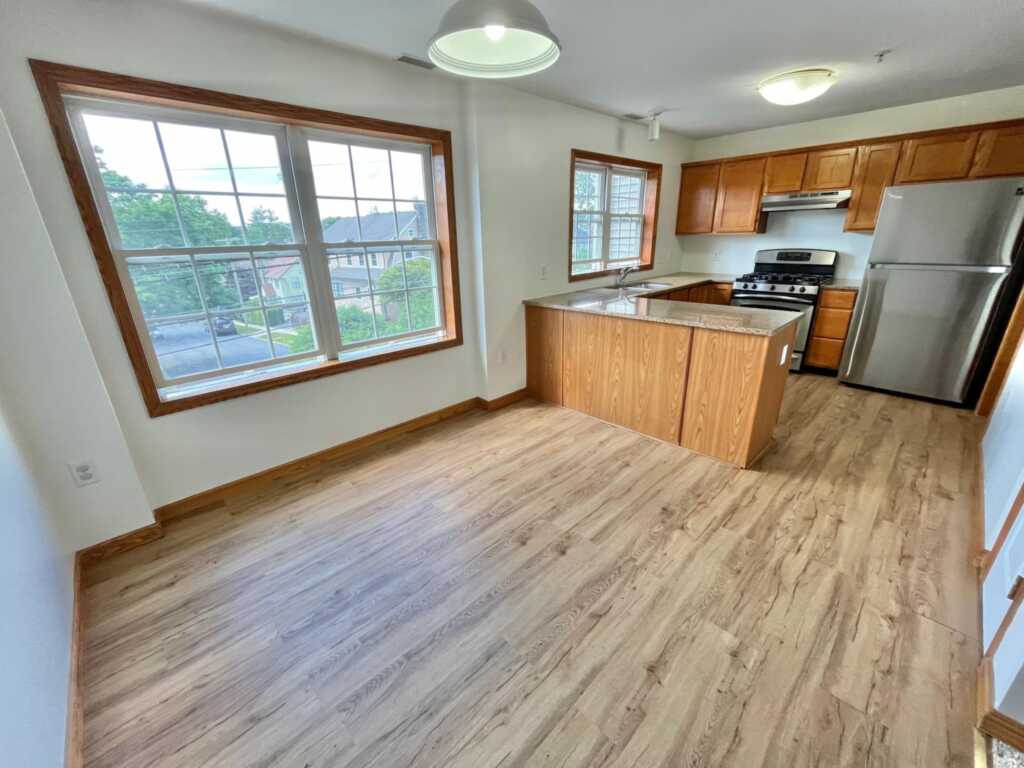 321 Post Road, Unit #B, White Plains, NY 10606 - Photo 4 of 18