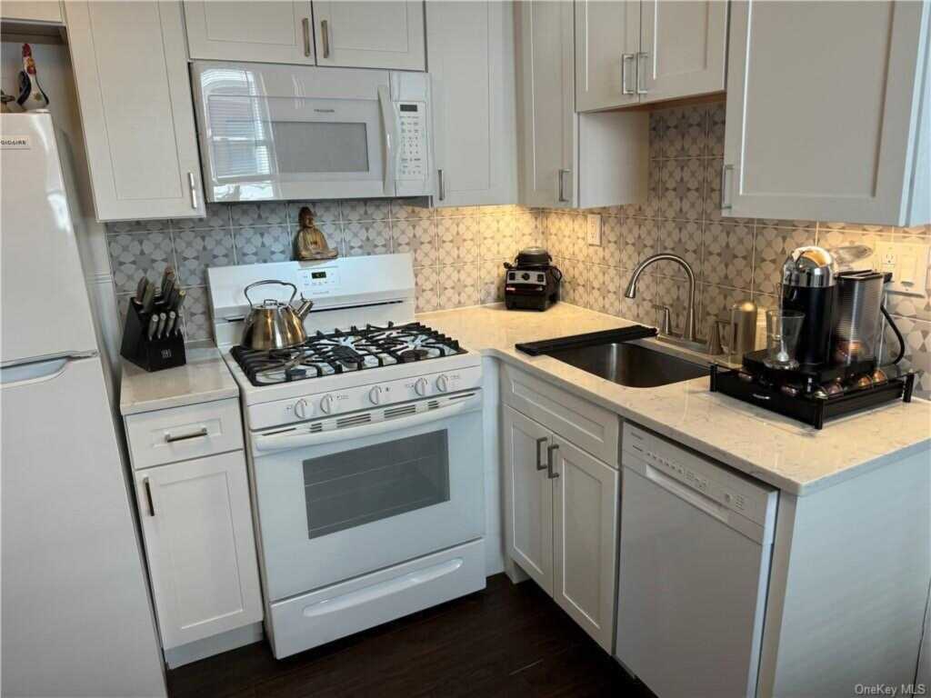 593 Piermont Avenue, Unit #2, Piermont, NY 10968 - Photo 3 of 14