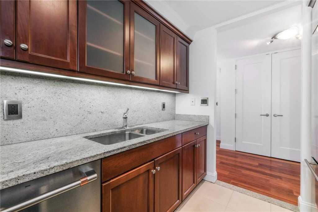 10 City Place, Unit #2D, White Plains, NY 10601 - Photo 7 of 30