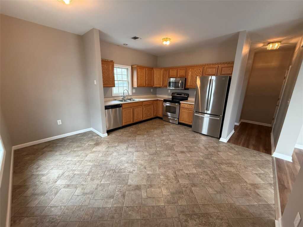 33 Main Street, Unit #2F, Nyack, NY 10960 - Photo 3 of 27