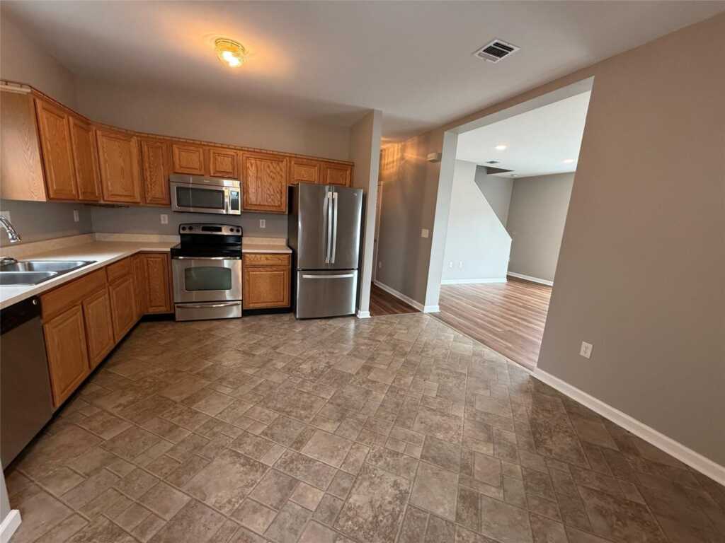 33 Main Street, Unit #2F, Nyack, NY 10960 - Photo 4 of 27