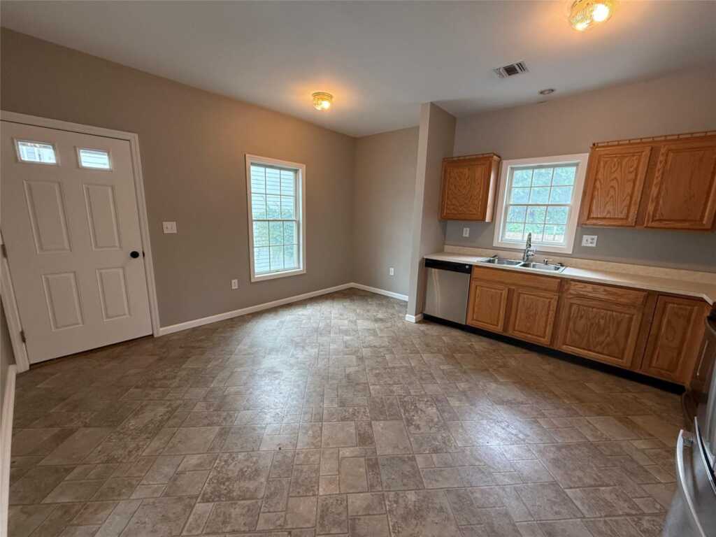 33 Main Street, Unit #2F, Nyack, NY 10960 - Photo 5 of 27