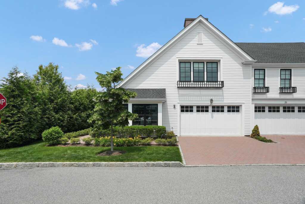 27 Lavender Lane, Rye, NY 10573