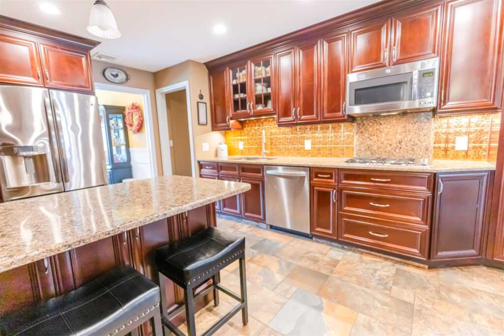 19 Little Brook Lane, New City, NY 10956 - Photo 8 of 22