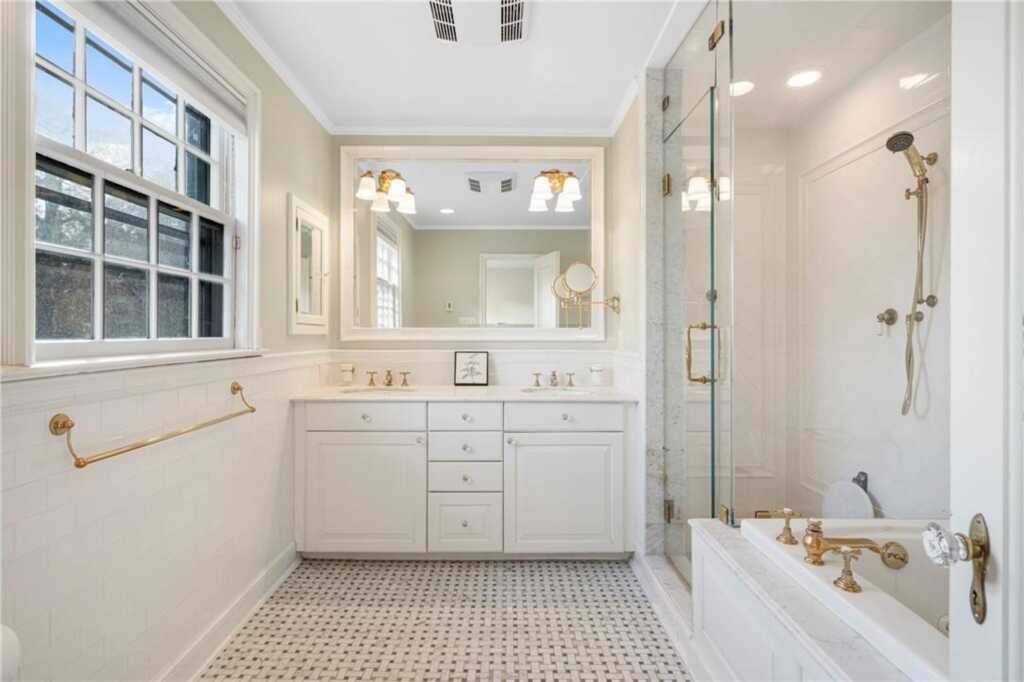 290 Overlook Road, New Rochelle, NY 10804 - Photo 16 of 36