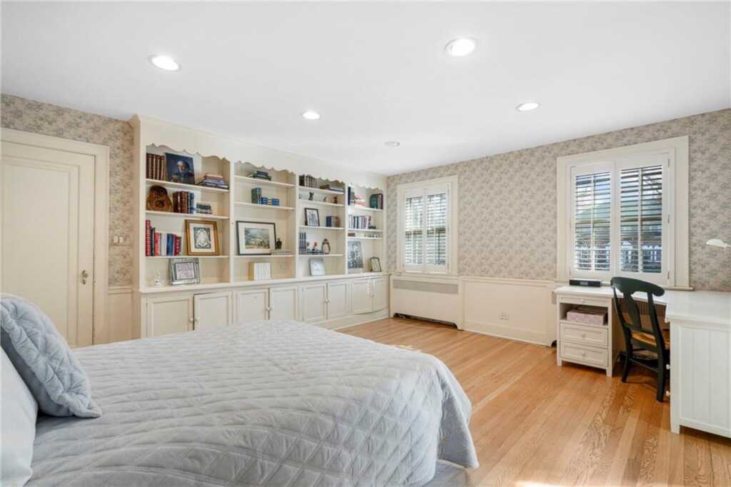 290 Overlook Road, New Rochelle, NY 10804 - Photo 17 of 36