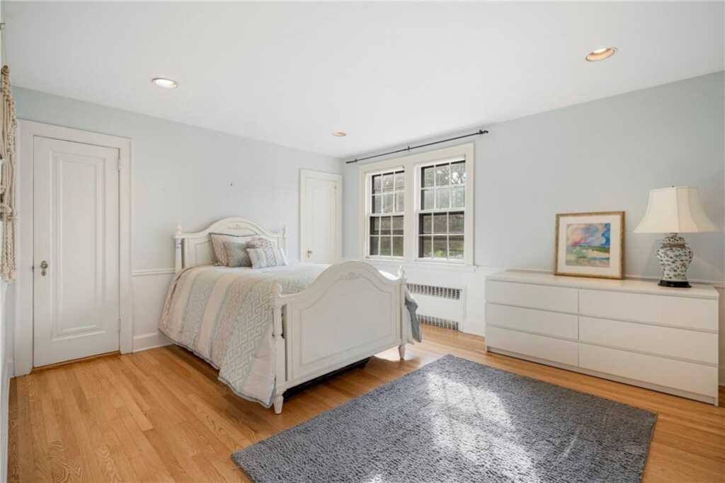 290 Overlook Road, New Rochelle, NY 10804 - Photo 19 of 36