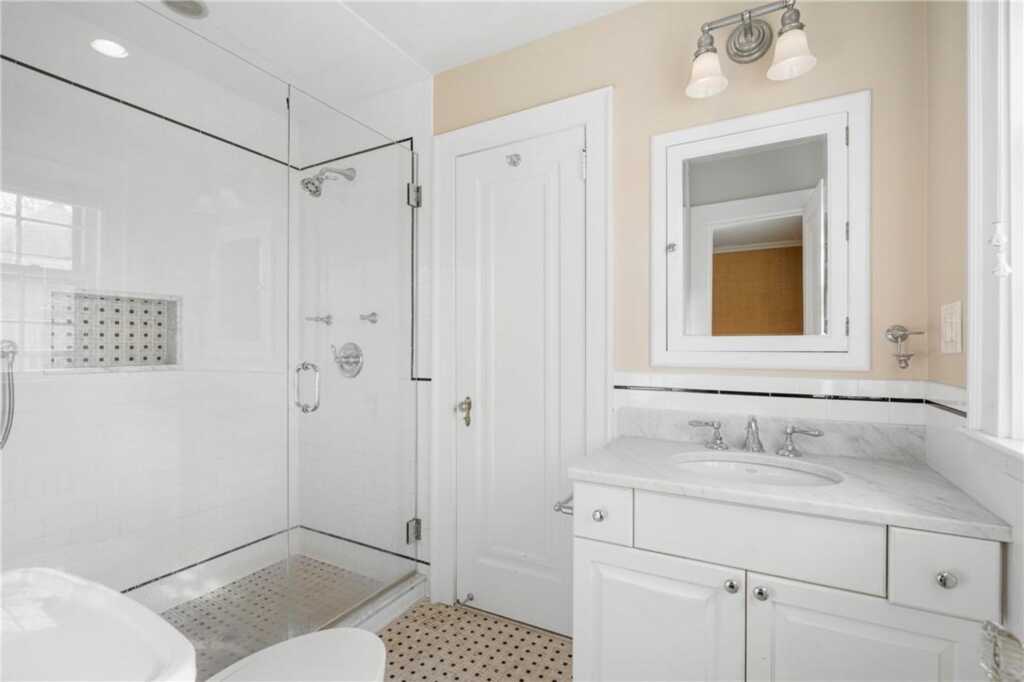 290 Overlook Road, New Rochelle, NY 10804 - Photo 21 of 36