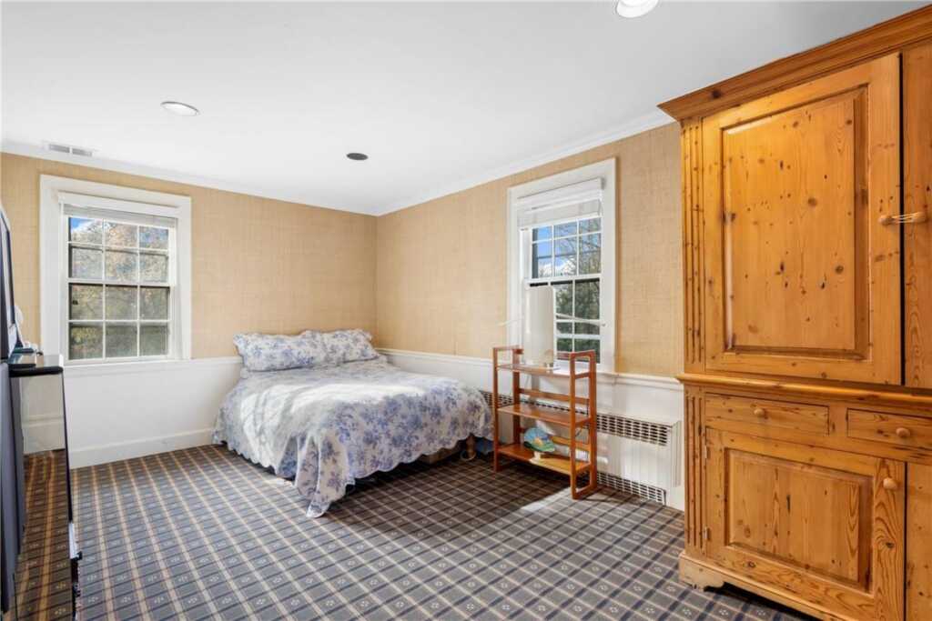 290 Overlook Road, New Rochelle, NY 10804 - Photo 22 of 36