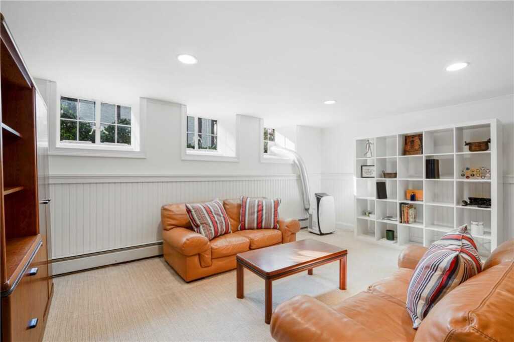290 Overlook Road, New Rochelle, NY 10804 - Photo 24 of 36