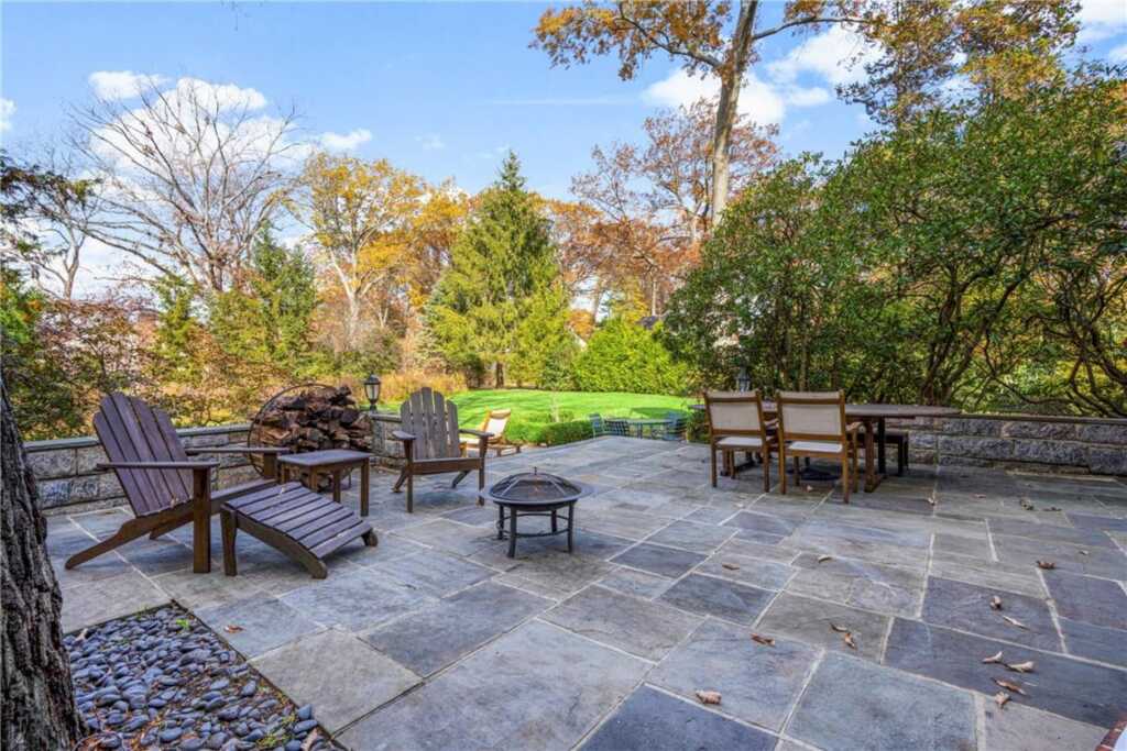 290 Overlook Road, New Rochelle, NY 10804 - Photo 27 of 36