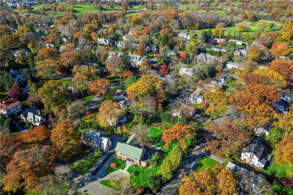 290 Overlook Road, New Rochelle, NY 10804 - Photo 31 of 36