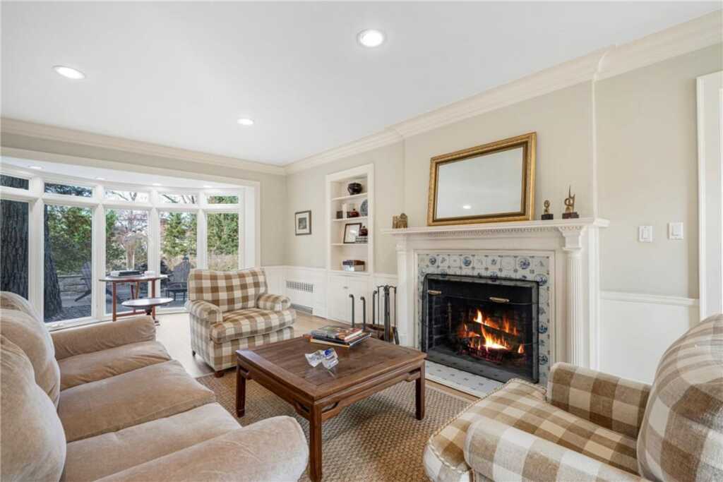 290 Overlook Road, New Rochelle, NY 10804 - Photo 5 of 36
