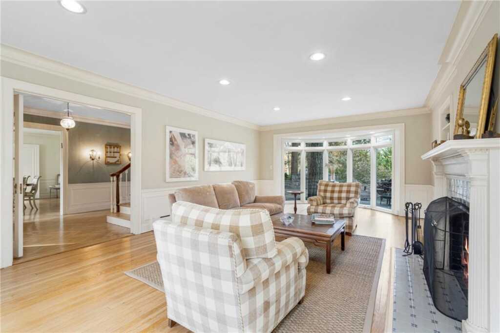 290 Overlook Road, New Rochelle, NY 10804 - Photo 6 of 36