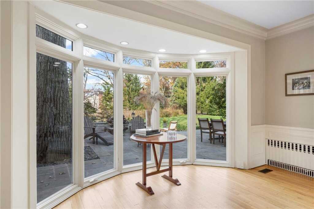 290 Overlook Road, New Rochelle, NY 10804 - Photo 7 of 36