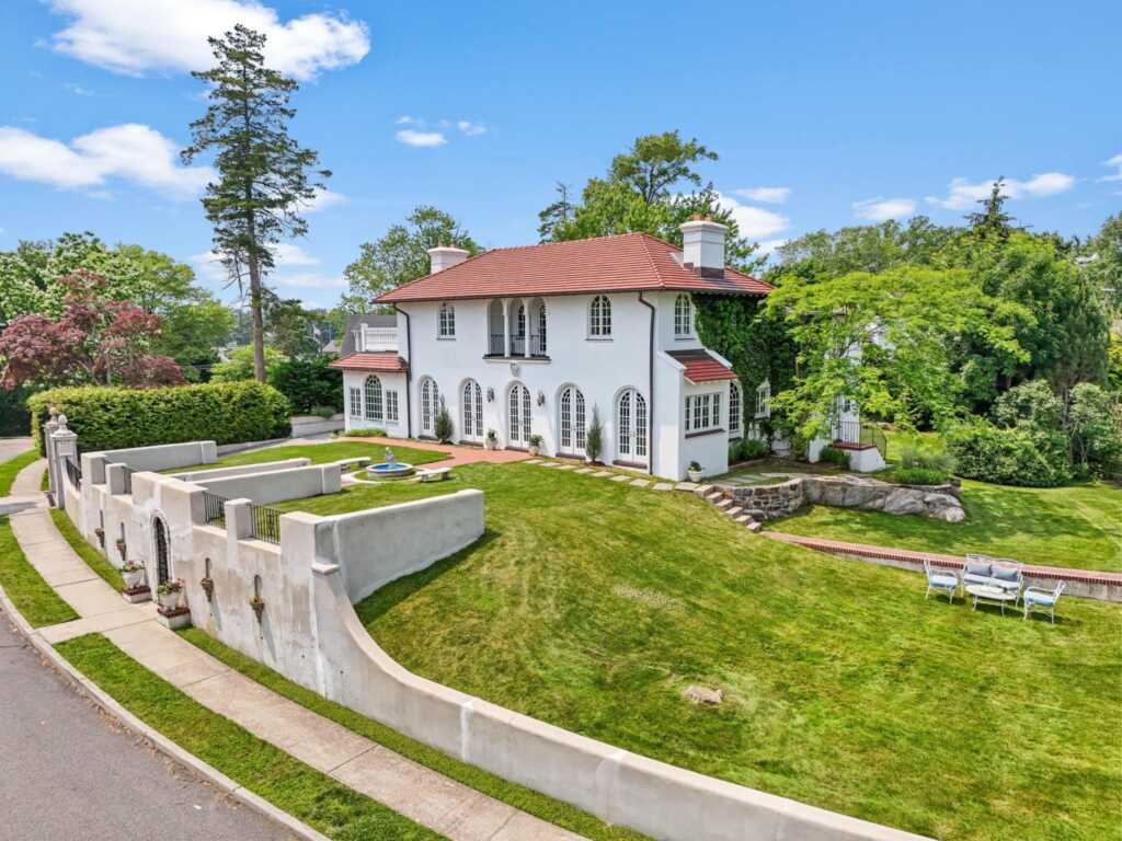 514 Alda Road, Rye, NY 10543 - Photo 3 of 47