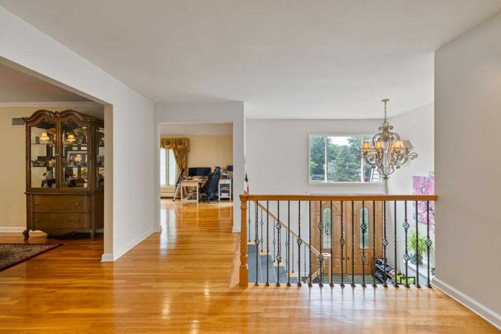 15 Dunmore Road, New City, NY 10956 - Photo 8 of 42