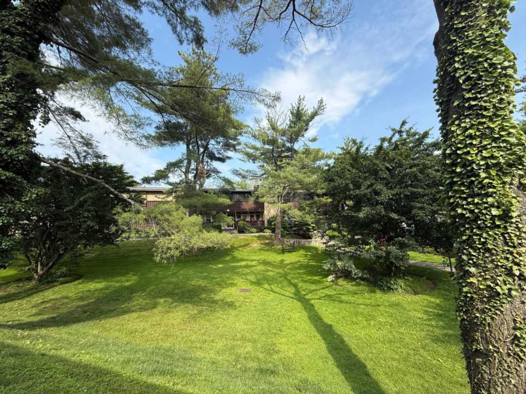 103 Wiltshire Road, Unit #D4, New Rochelle, NY 10583 - Photo 23 of 24
