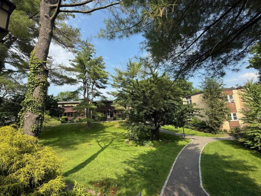 103 Wiltshire Road, Unit #D4, New Rochelle, NY 10583 - Photo 24 of 24