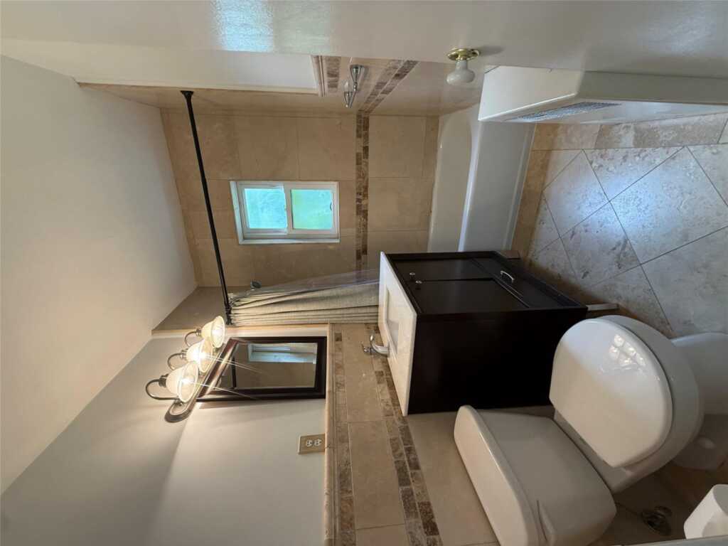 103 Wiltshire Road, Unit #D4, New Rochelle, NY 10583 - Photo 7 of 24