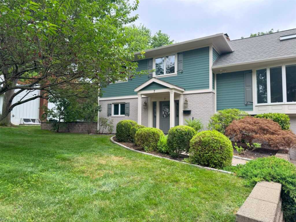 7 Country Ridge Drive, Rye, NY 10573