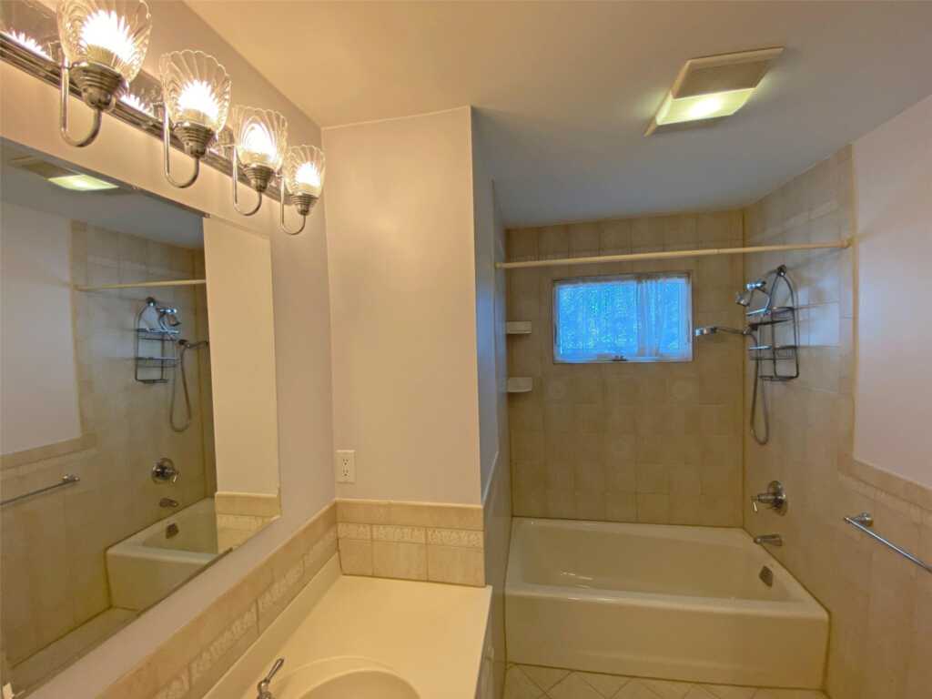 7 Country Ridge Drive, Rye, NY 10573 - Photo 19 of 28