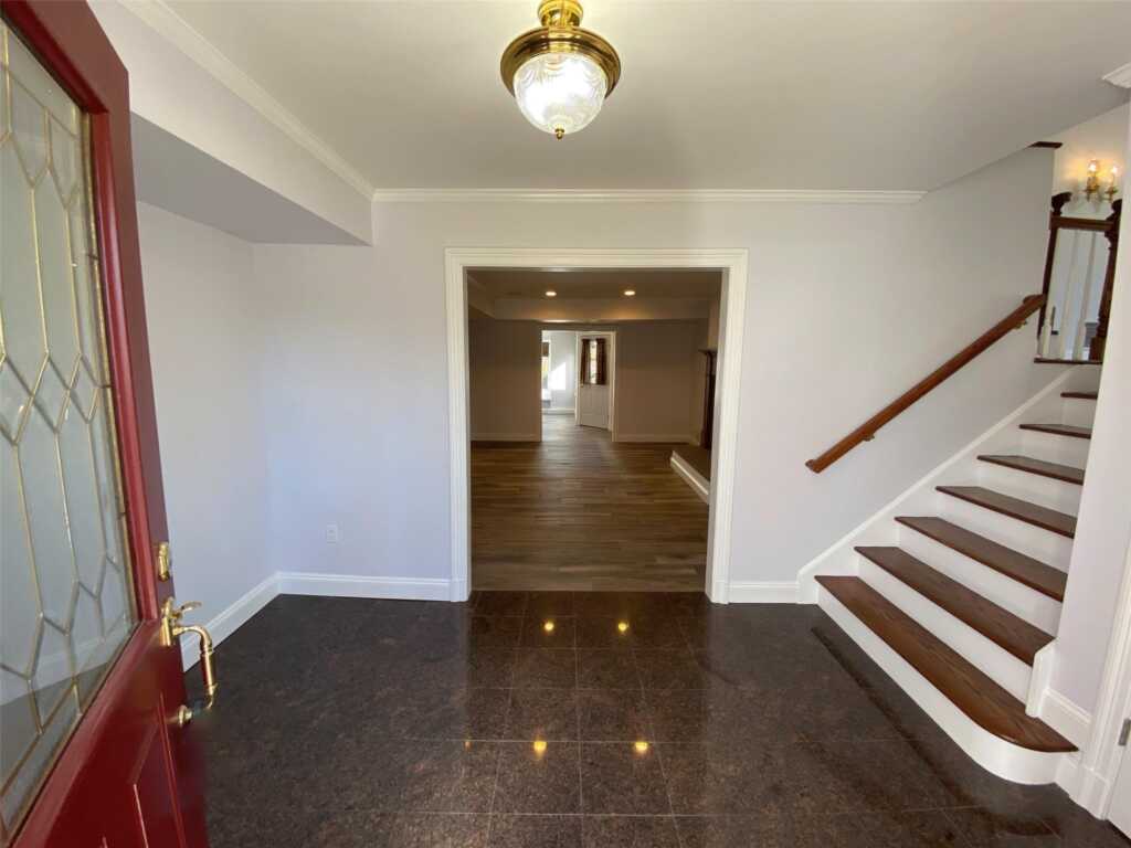 7 Country Ridge Drive, Rye, NY 10573 - Photo 2 of 28