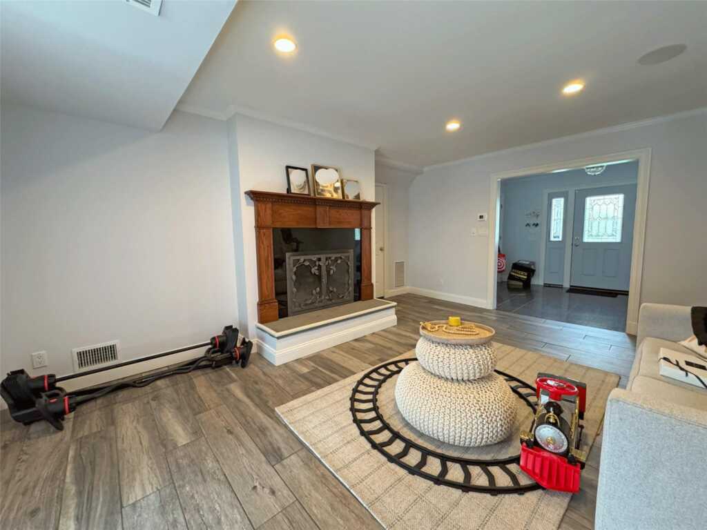 7 Country Ridge Drive, Rye, NY 10573 - Photo 4 of 28