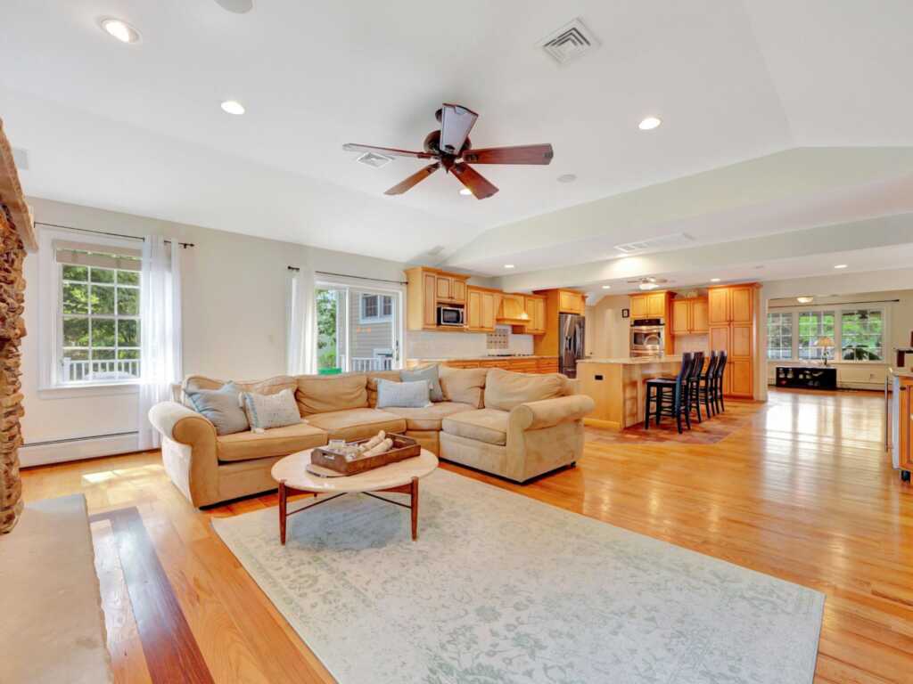 112 George Avenue, Pearl River, NY 10965 - Photo 10 of 31