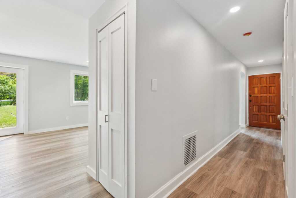 10 De Clark Place, Nanuet, NY 10954 - Photo 11 of 34