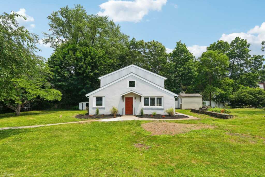 10 De Clark Place, Nanuet, NY 10954 - Photo 4 of 34